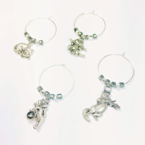 Cat Lovers Gifts includes 4 unique cat wine charms with gray and silver glass beads
